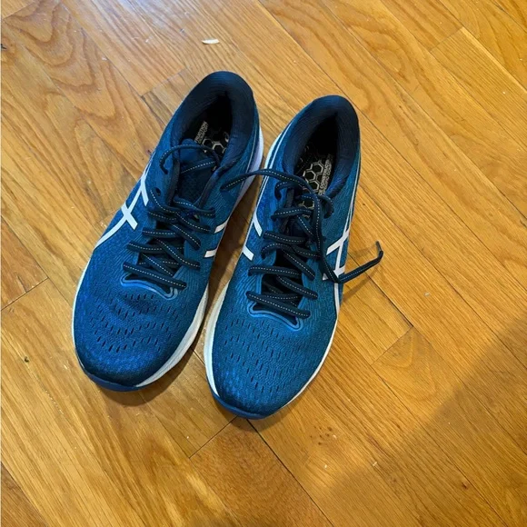 ASICS Women's Navy and Light Pink Athletic Shoes - NEW and never been used - Picture 8 of 8